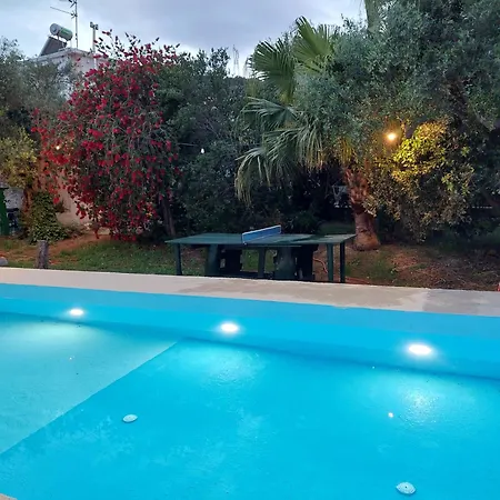 Sofiana's Garden Retreat With Private Pool Apartamento