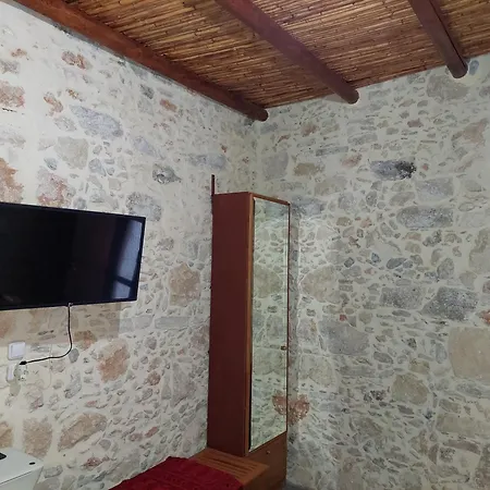 Apartamento Sofiana's Garden Retreat With Private Pool *