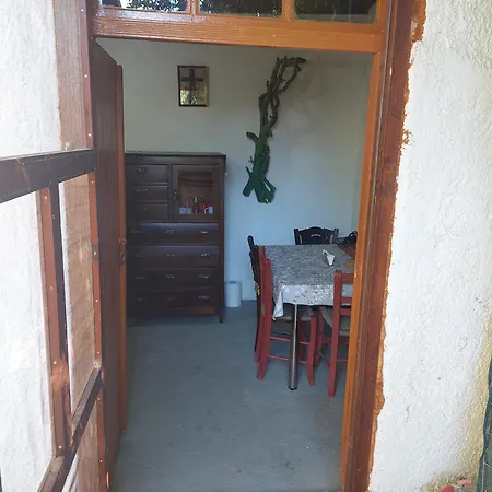 Apartamento Sofiana's Garden Retreat With Private Pool *