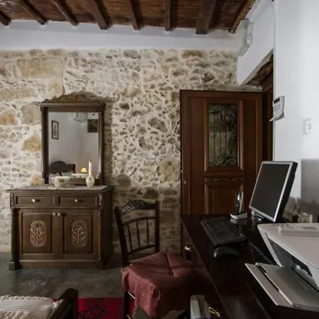 Apartamento Sofiana's Garden Retreat With Private Pool Dhrapaniás