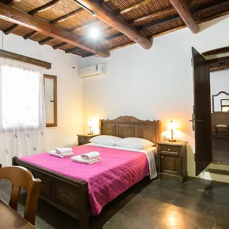 Sofiana's Garden Retreat With Private Pool Dhrapaniás