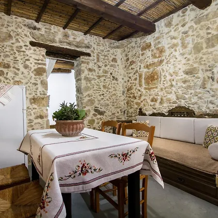 Sofiana's Garden Retreat With Private Pool * Dhrapaniás