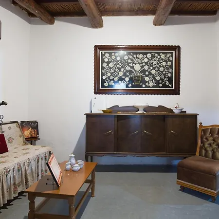 Apartamento Sofiana's Garden Retreat With Private Pool Dhrapaniás