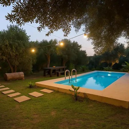 Sofiana's Garden Retreat With Private Pool *